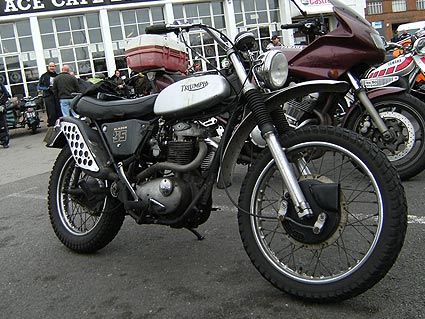 vintage triumph scrambler