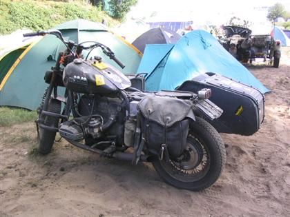 bmw with fatbob tanks